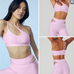 NWT Alo Airlift Nighter Bra pink Sz M